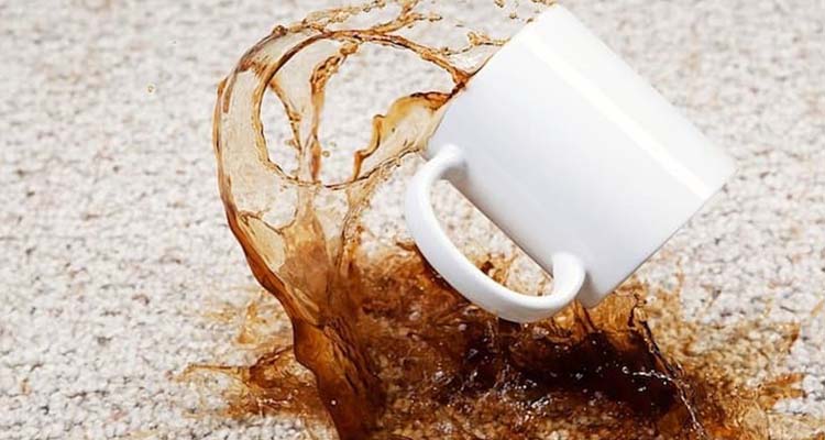 از بین بردن لکه قهوه از روی فرش