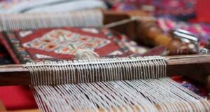ترمیم دارکشی و پودکش فرش آسیب دیده